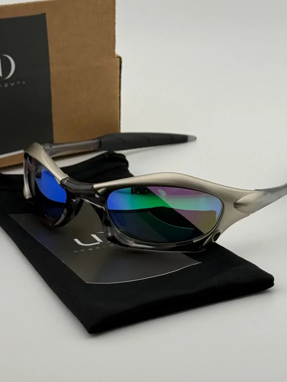UmbraDual Nova Metal Frame Sunglasses Silver Green Mirror Polarized Lenses